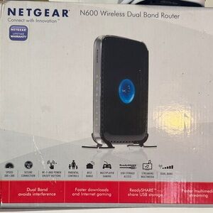 NETGEAR N600 Dual Band Router - Black and Blue
